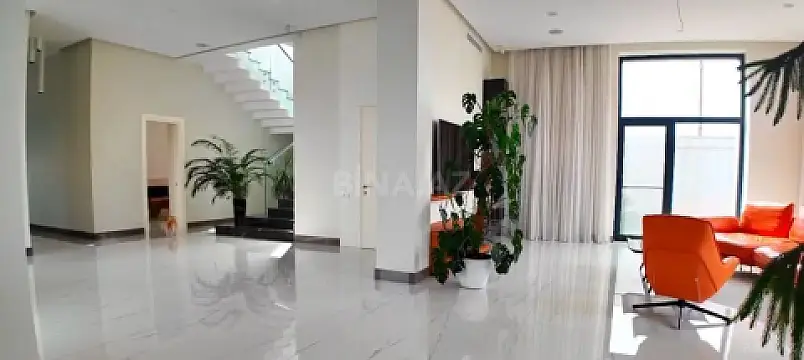 Satılır 5 otaqlı həyət evi 700 m²