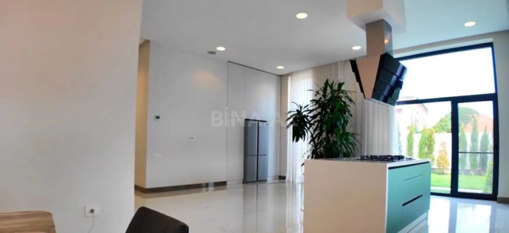 Satılır 5 otaqlı həyət evi 700 m²