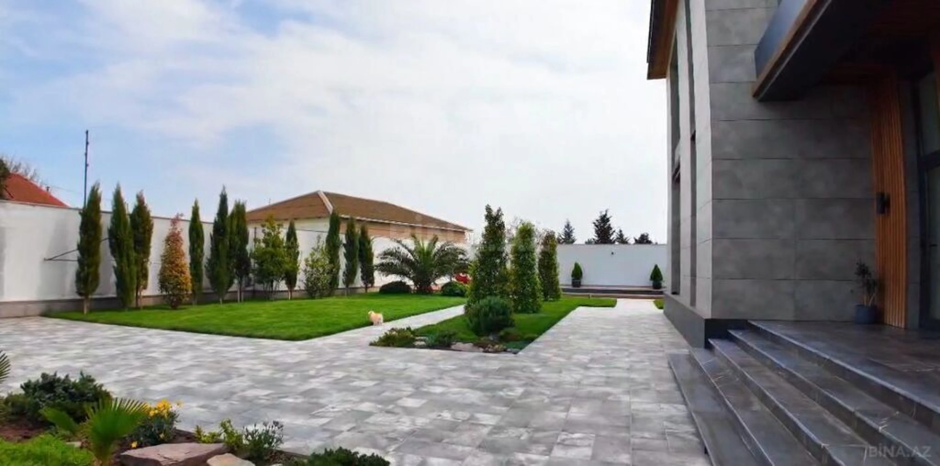 Satılır 5 otaqlı həyət evi 700 m²