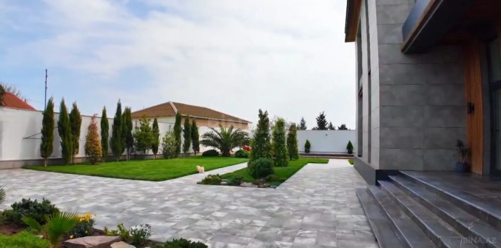 Satılır 5 otaqlı həyət evi 700 m²