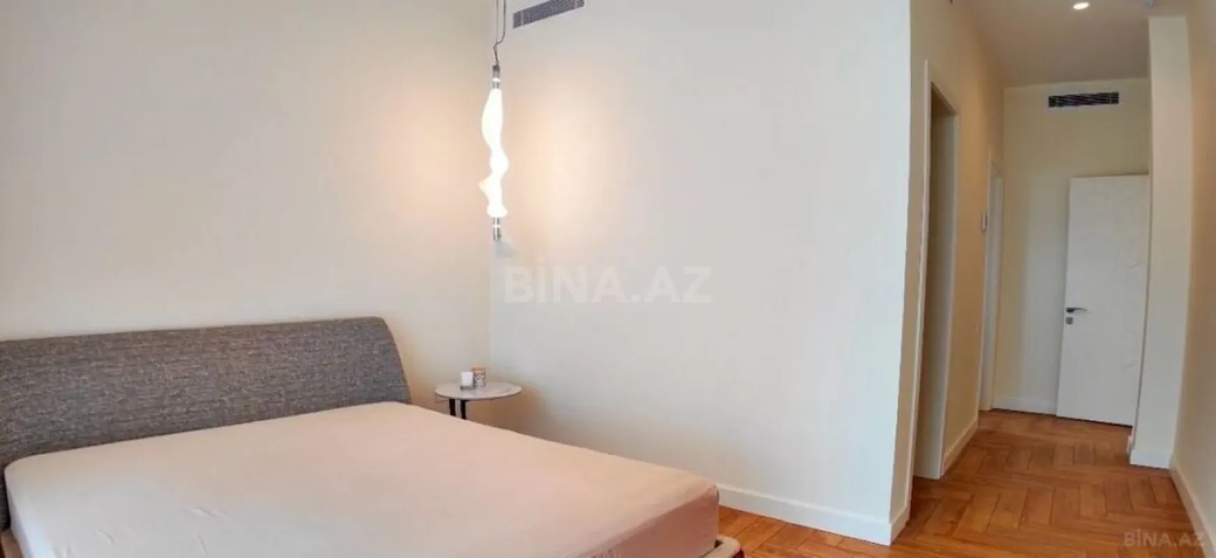 Satılır 5 otaqlı həyət evi 700 m²