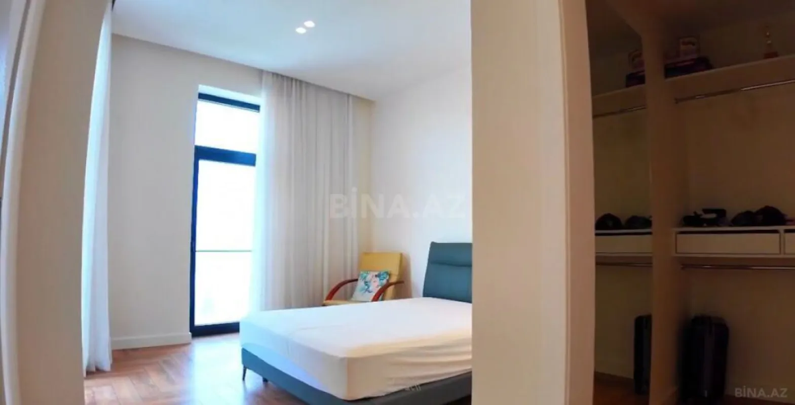 Satılır 5 otaqlı həyət evi 700 m²