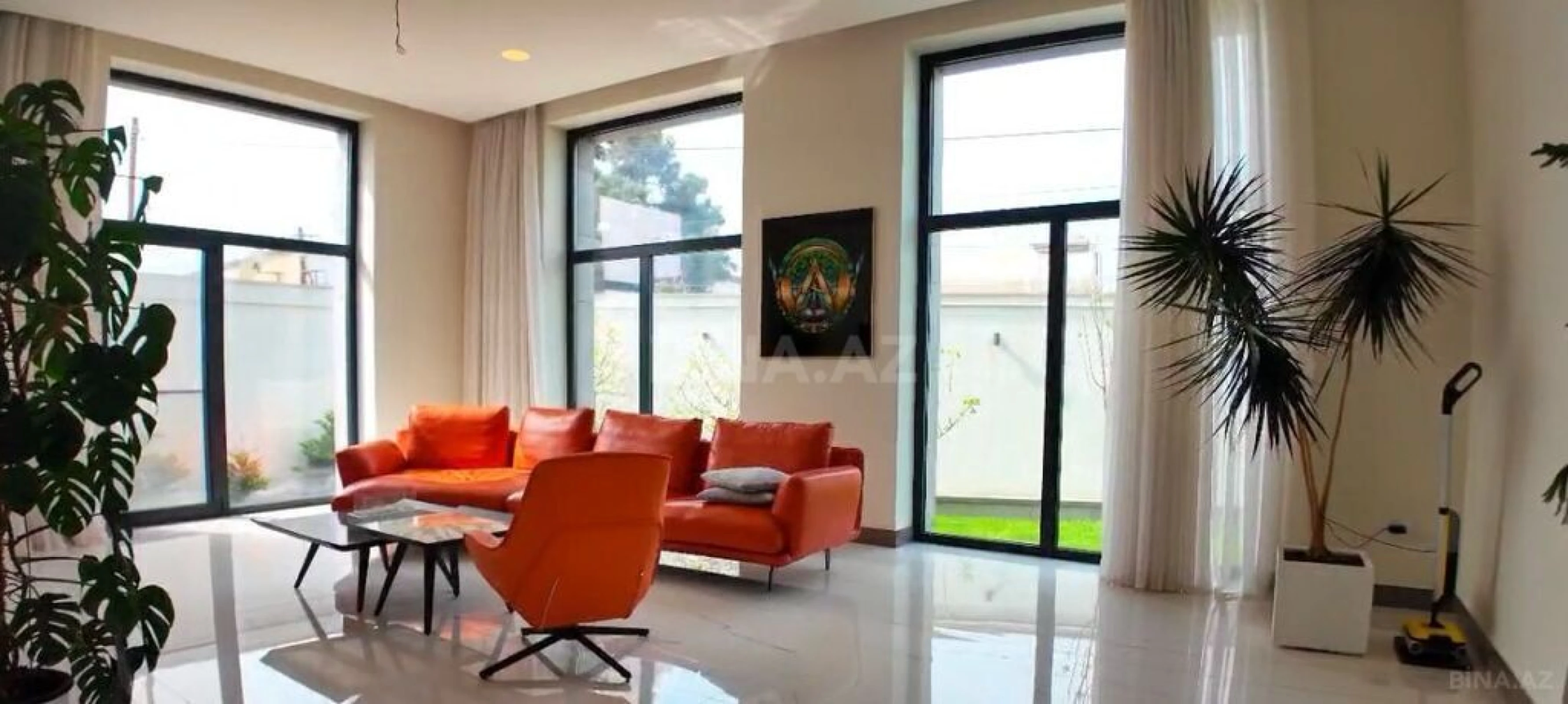 Satılır 5 otaqlı həyət evi 700 m²