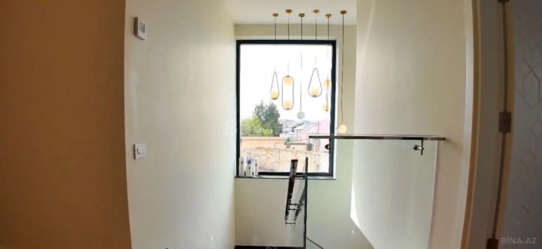 Satılır 5 otaqlı həyət evi 700 m²