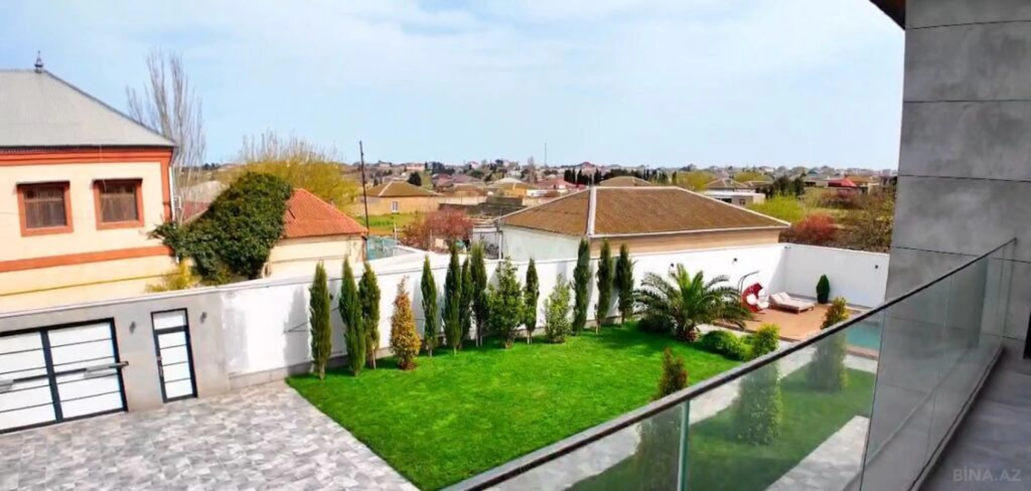 Satılır 5 otaqlı həyət evi 700 m²