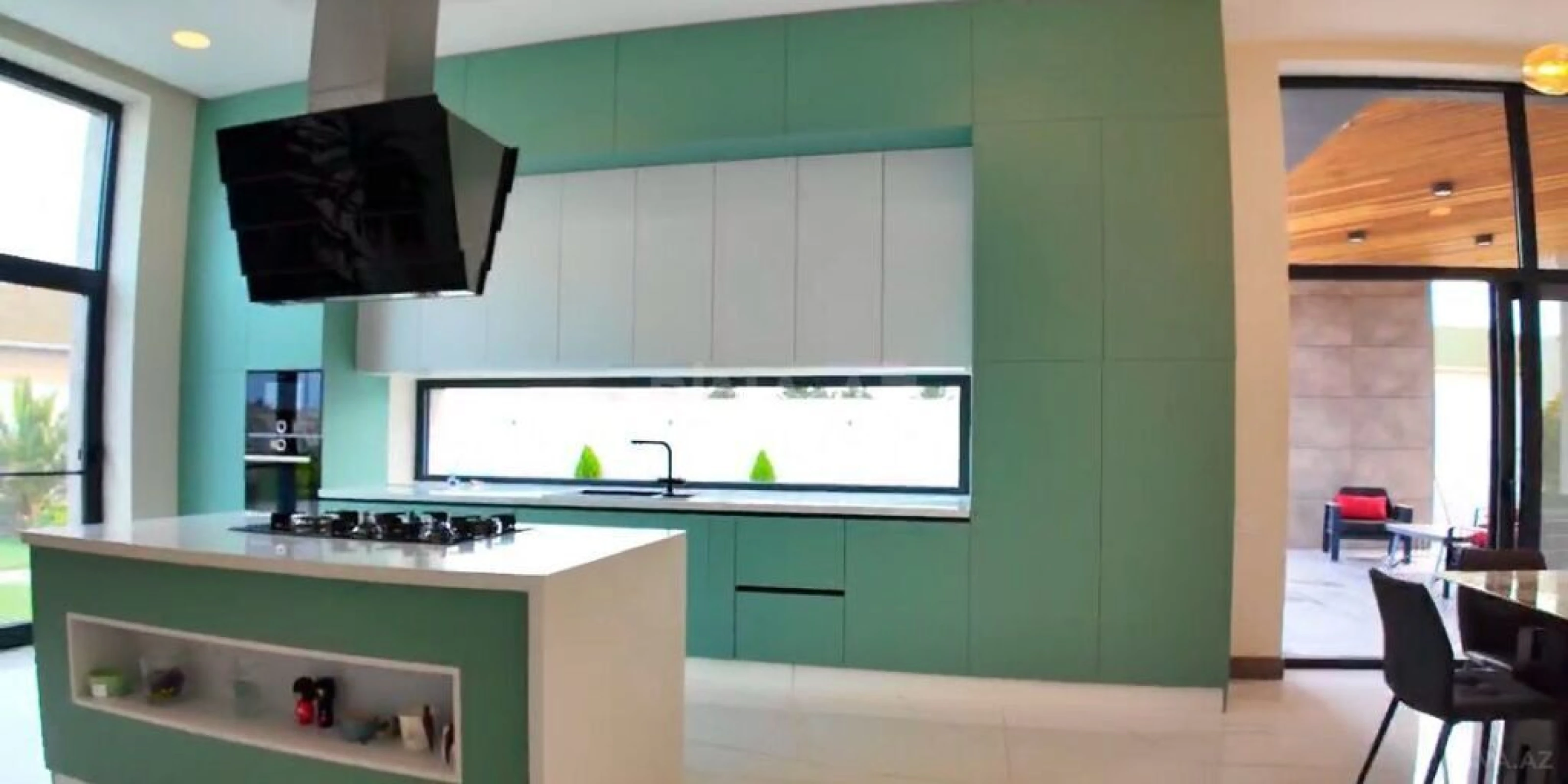 Satılır 5 otaqlı həyət evi 700 m²