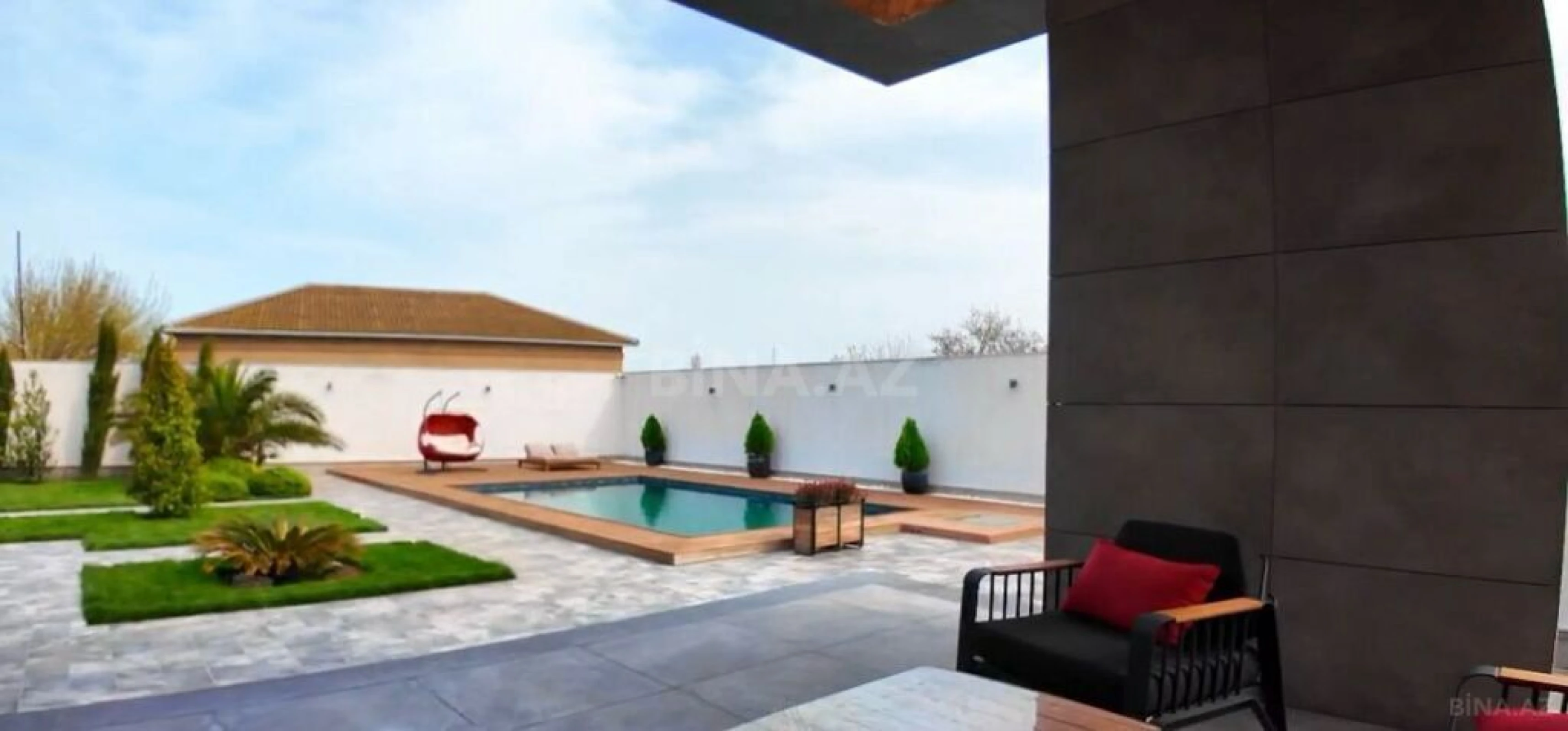 Satılır 5 otaqlı həyət evi 700 m²