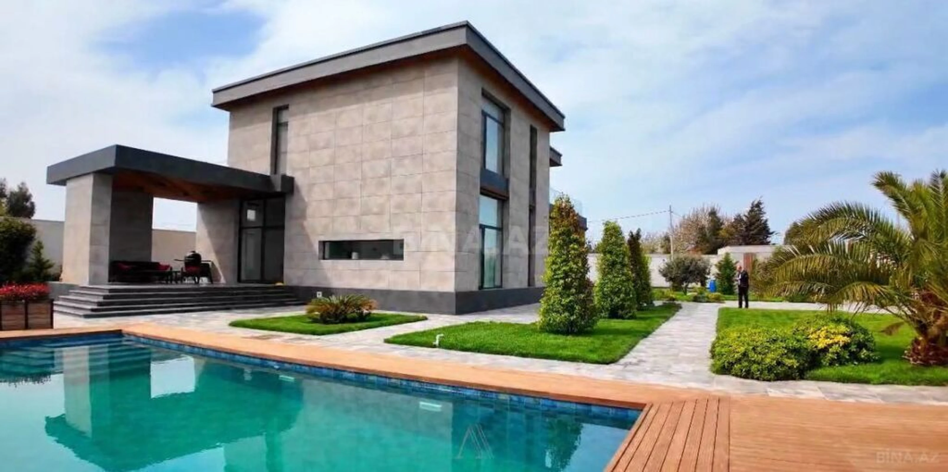 Satılır 5 otaqlı həyət evi 700 m²