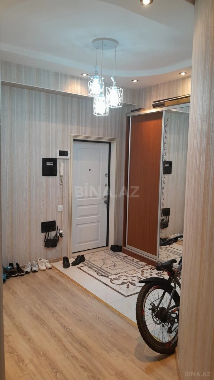 Satılır 3 otaqlı mənzil 106 m²