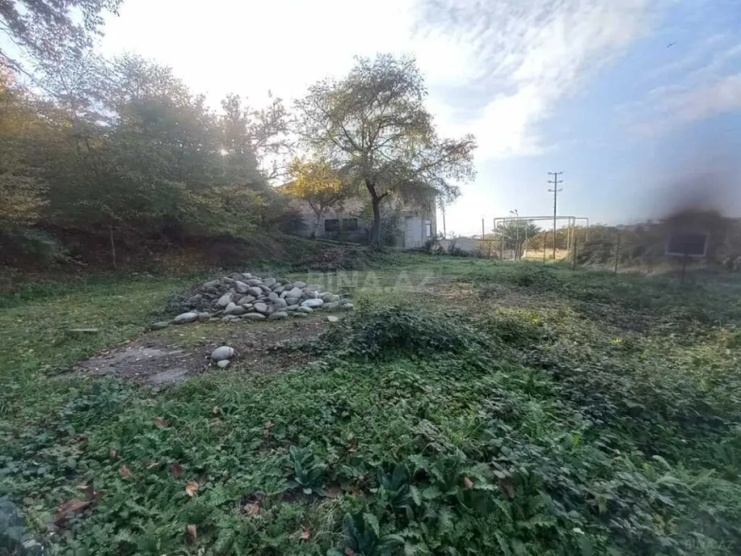 Satılır obyekt 1600 m²