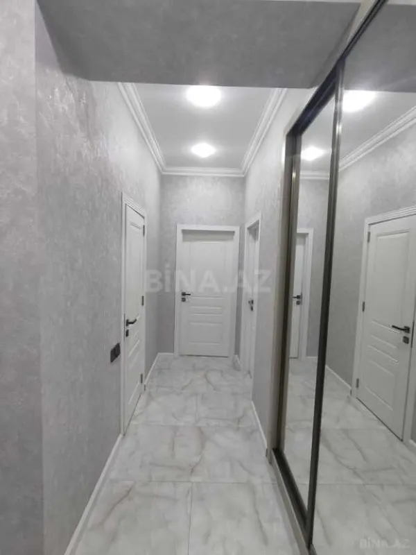 Satılır 3 otaqlı mənzil 136 m²