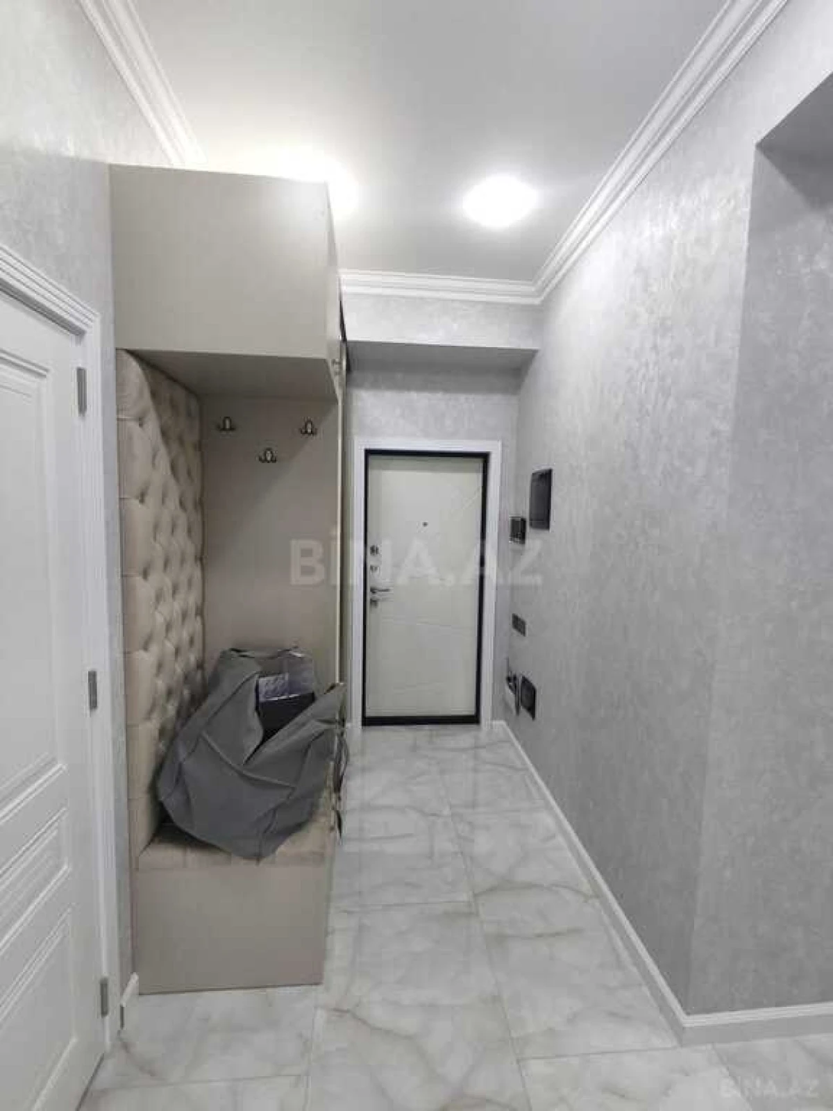 Satılır 3 otaqlı mənzil 136 m²