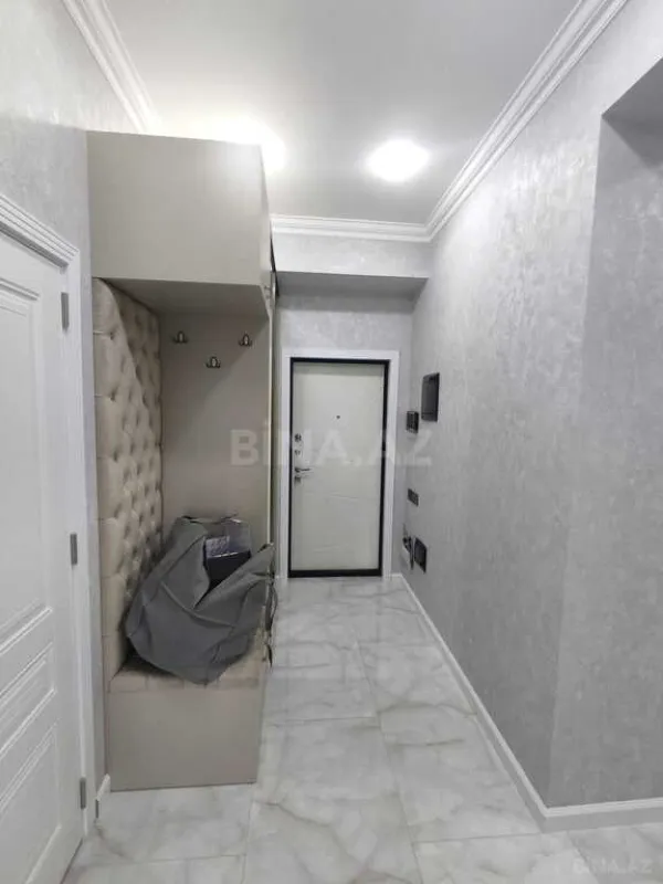 Satılır 3 otaqlı mənzil 136 m²