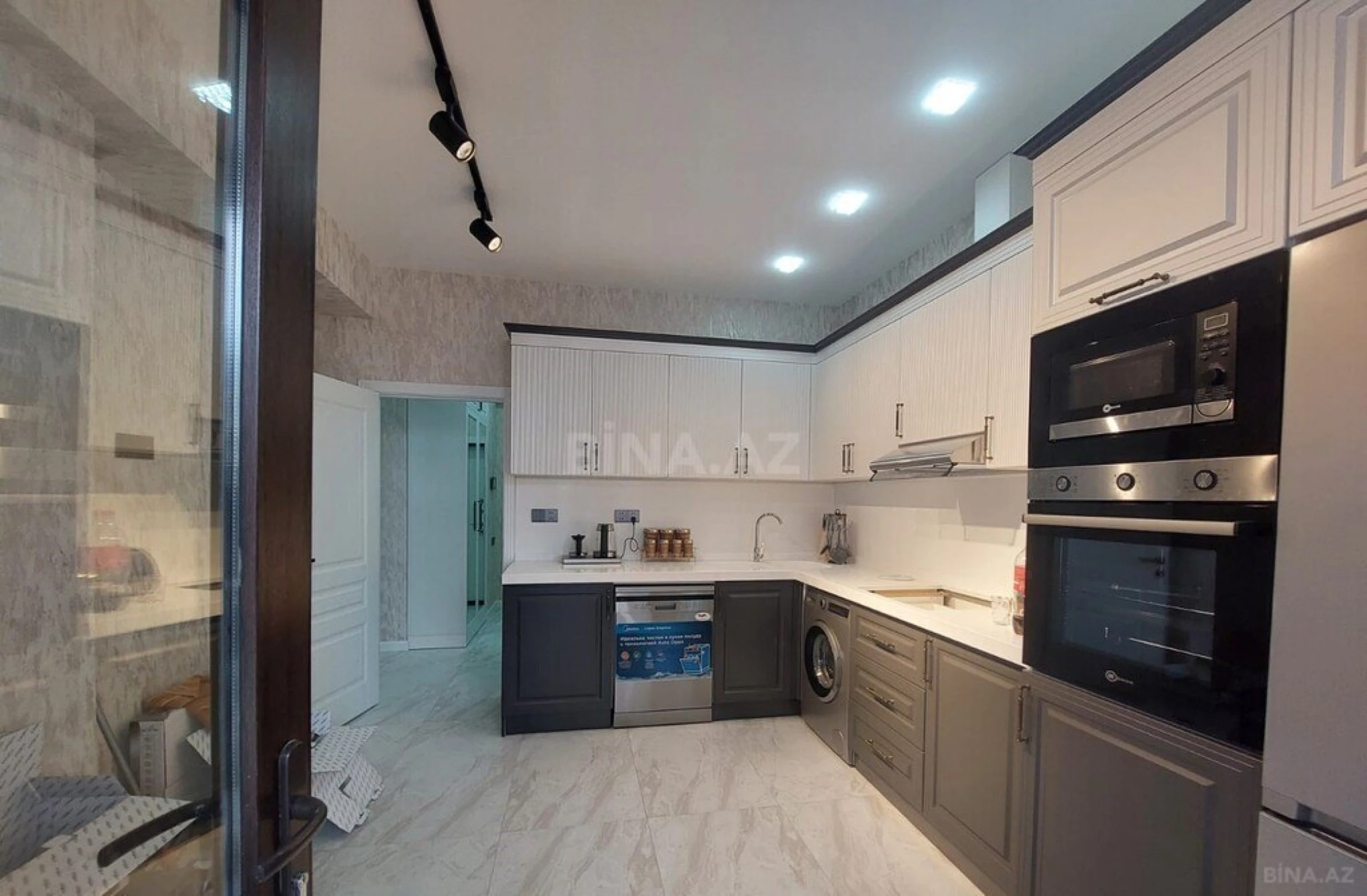 Satılır 2 otaqlı mənzil 95.5 m²