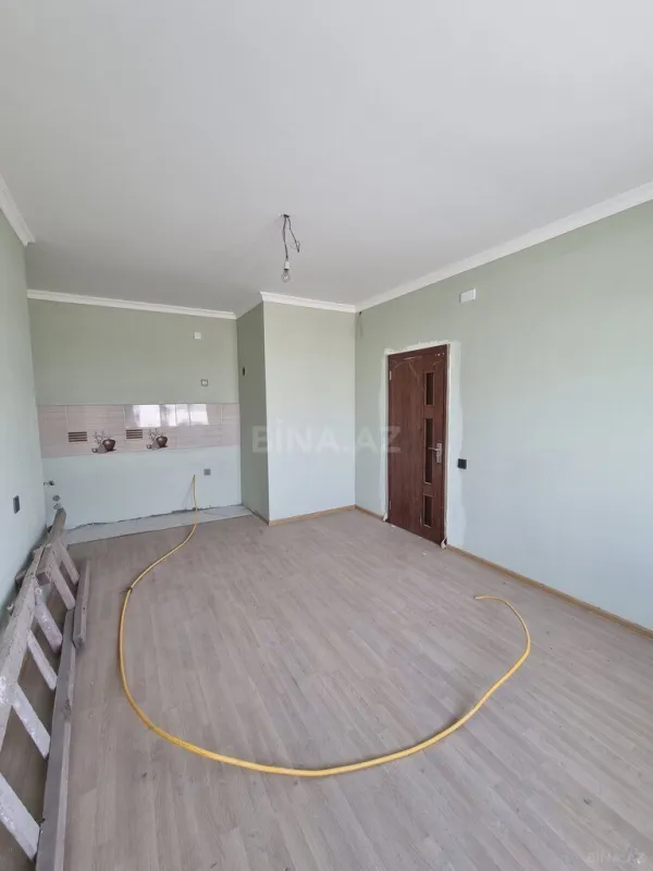 Satılır 6 otaqlı mənzil 340 m²