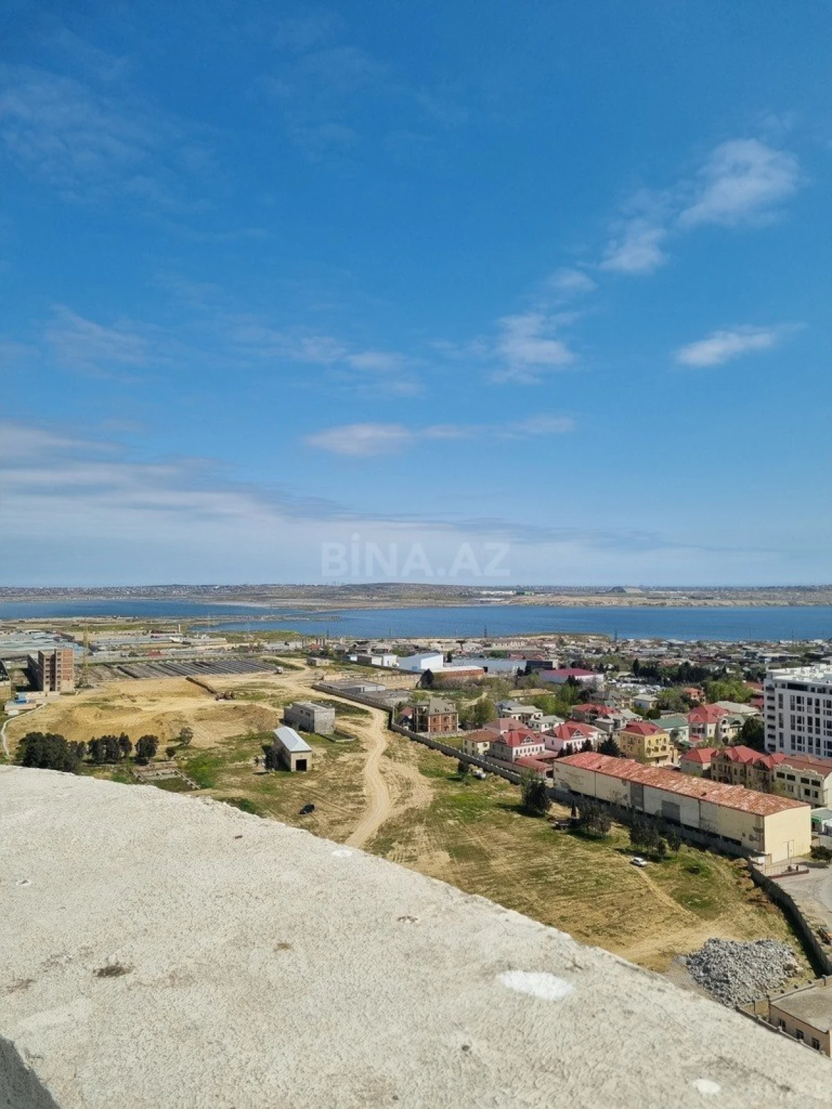 Satılır 6 otaqlı mənzil 340 m²