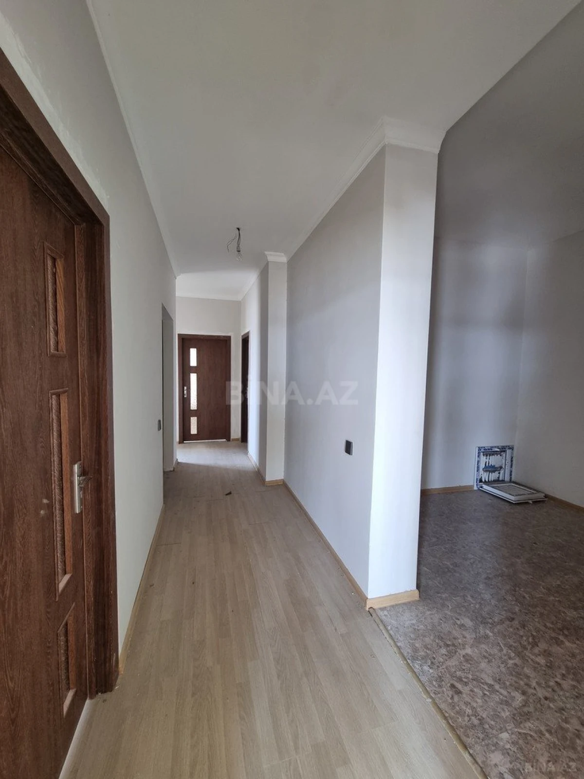 Satılır 6 otaqlı mənzil 340 m²
