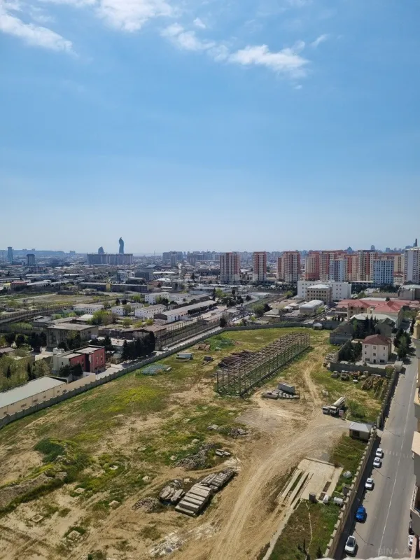 Satılır 6 otaqlı mənzil 340 m²