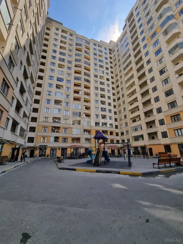 Satılır 6 otaqlı mənzil 340 m²
