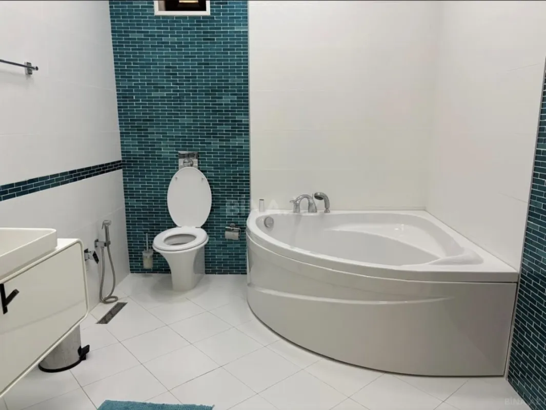 Satılır 8 otaqlı həyət evi 600 m²