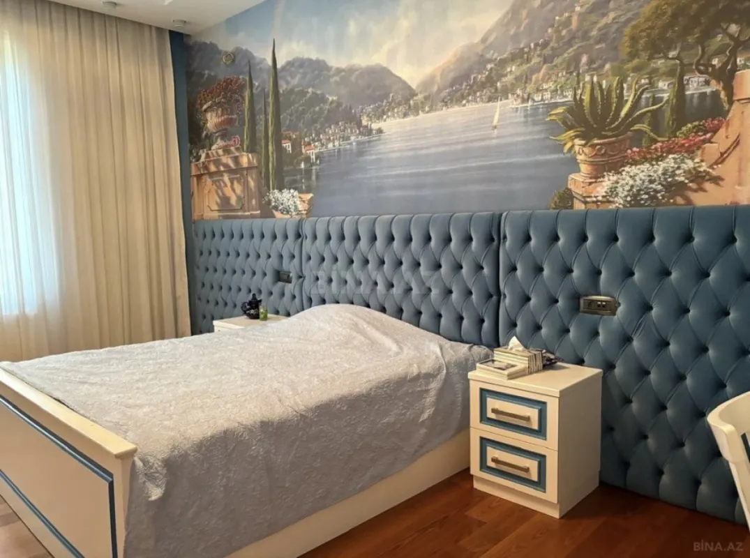 Satılır 8 otaqlı həyət evi 600 m²