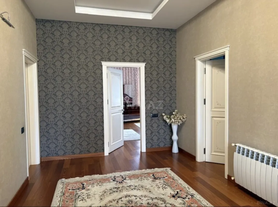 Satılır 8 otaqlı həyət evi 600 m²