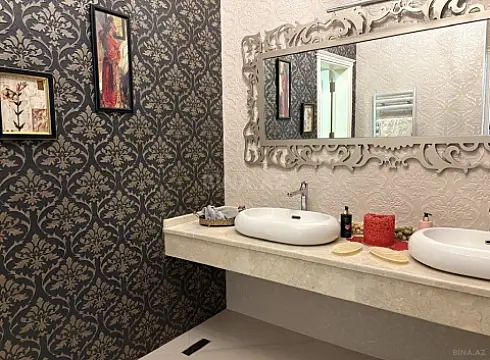 Satılır 8 otaqlı həyət evi 600 m²