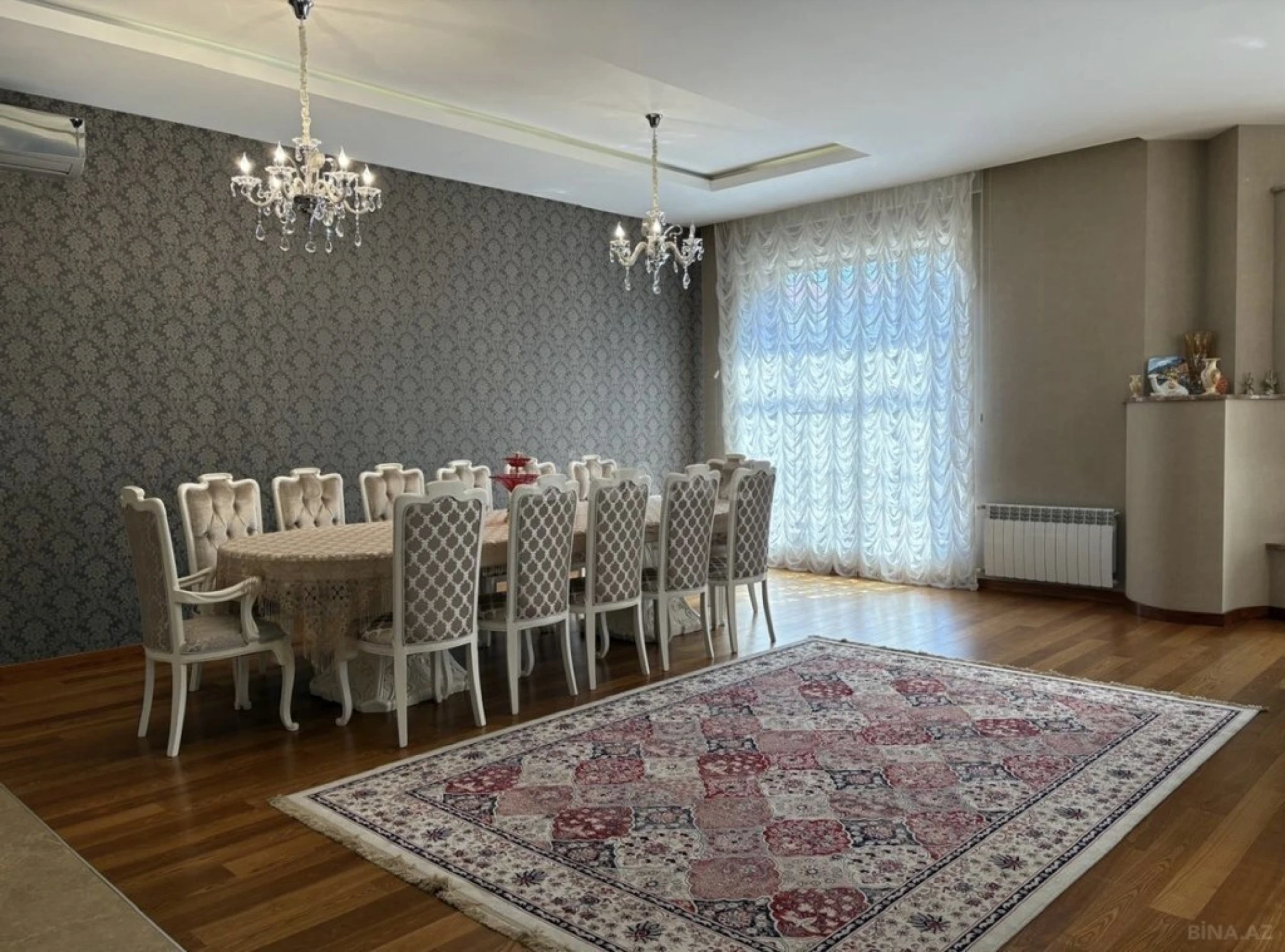 Satılır 8 otaqlı həyət evi 600 m²