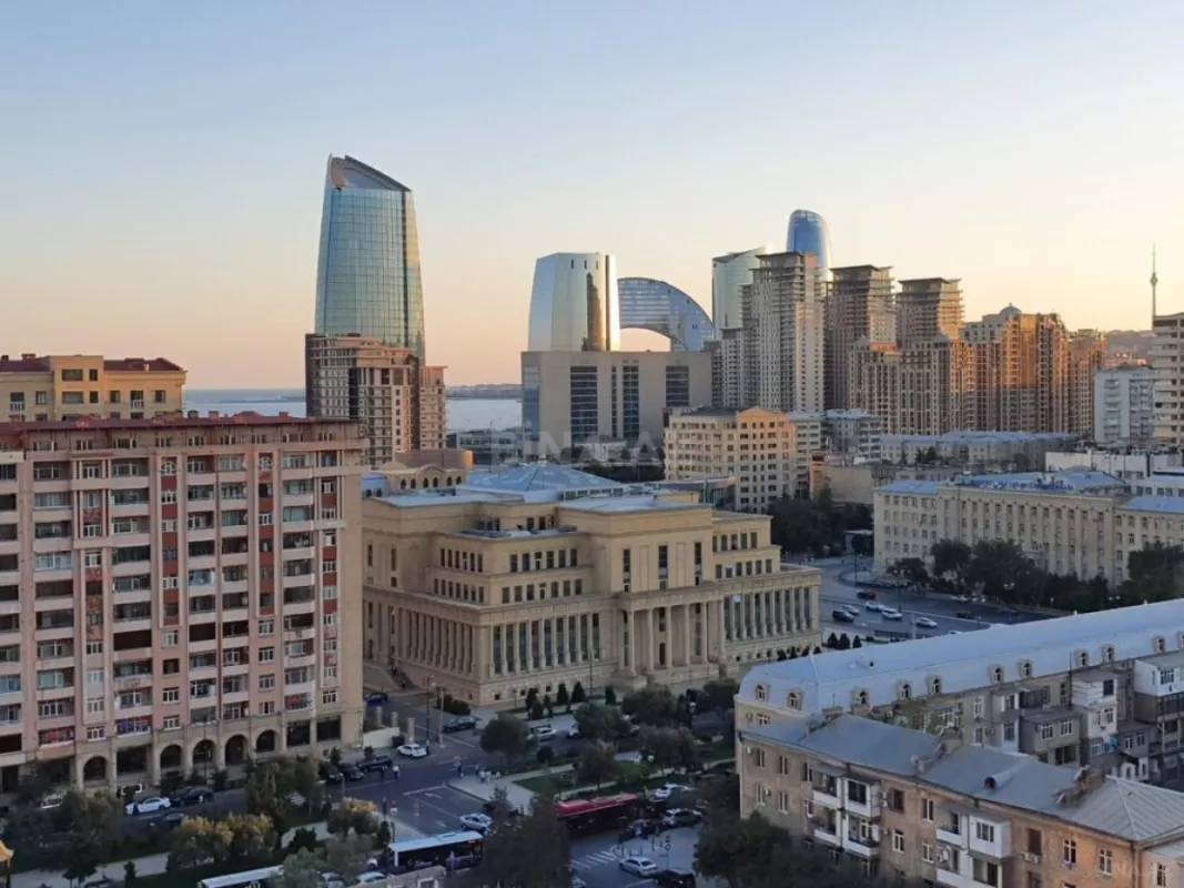 Kirayə verilir 2 otaqlı mənzil 80 m²