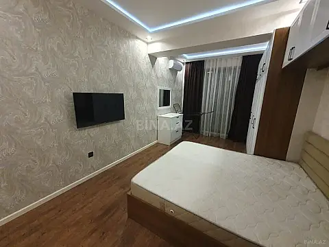 Kirayə verilir 2 otaqlı mənzil 80 m²