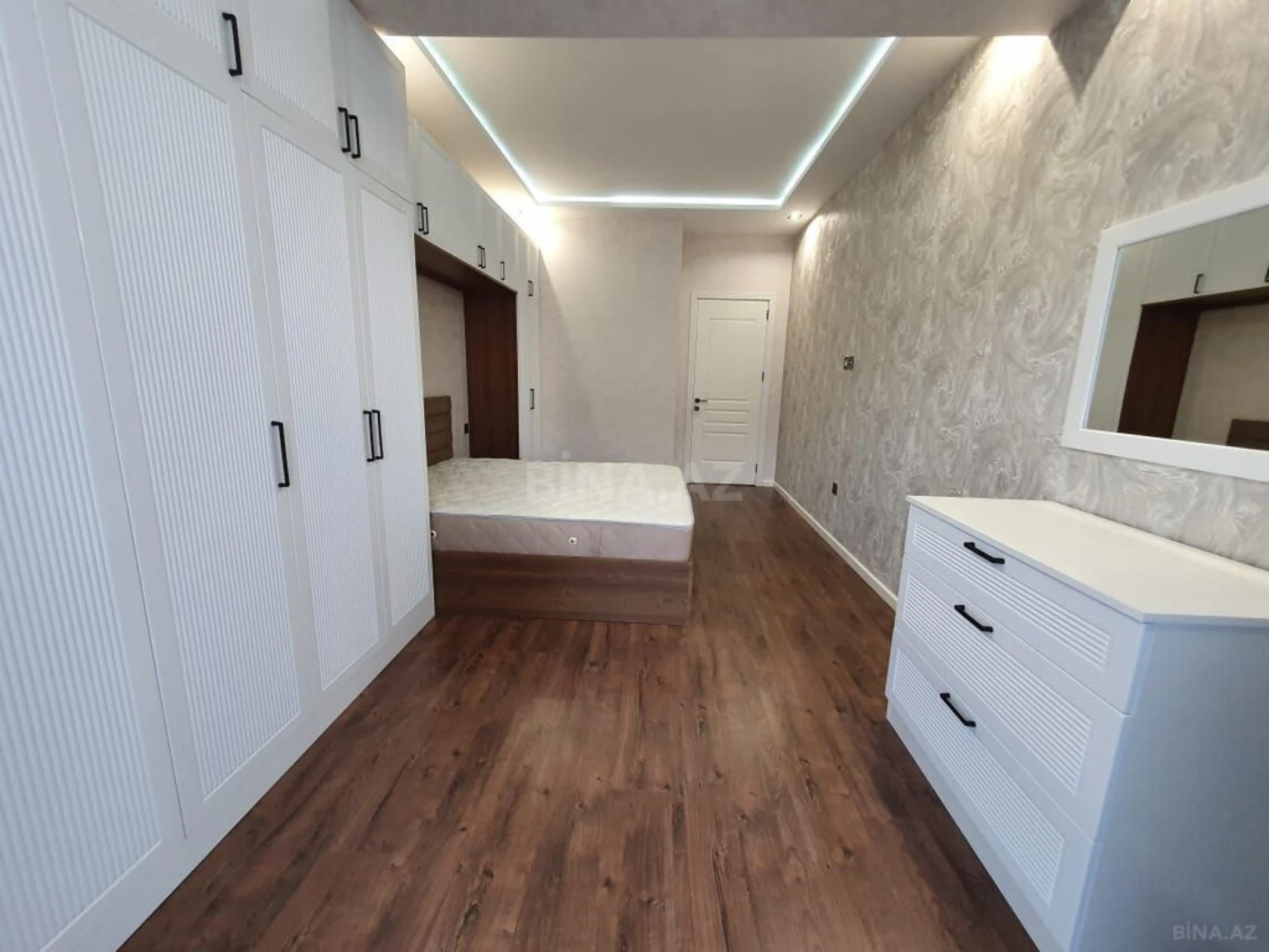 Kirayə verilir 2 otaqlı mənzil 80 m²