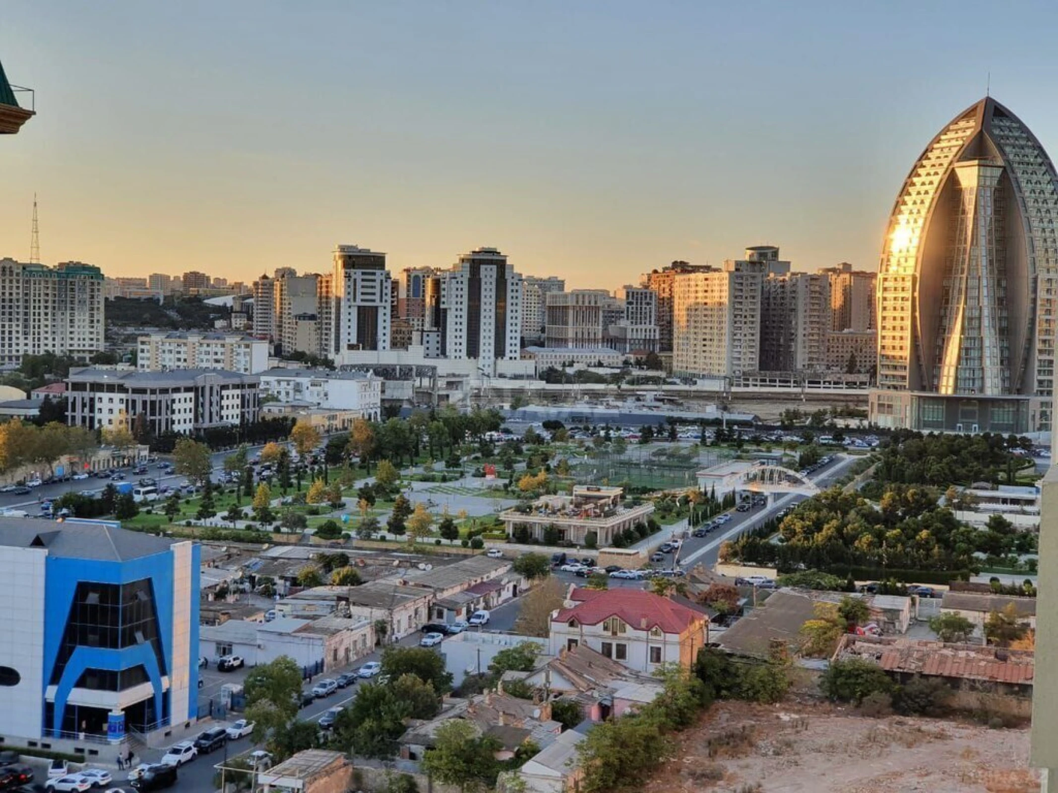 Kirayə verilir 2 otaqlı mənzil 80 m²