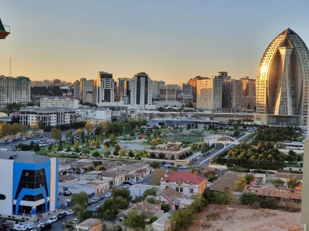 Kirayə verilir 2 otaqlı mənzil 80 m²