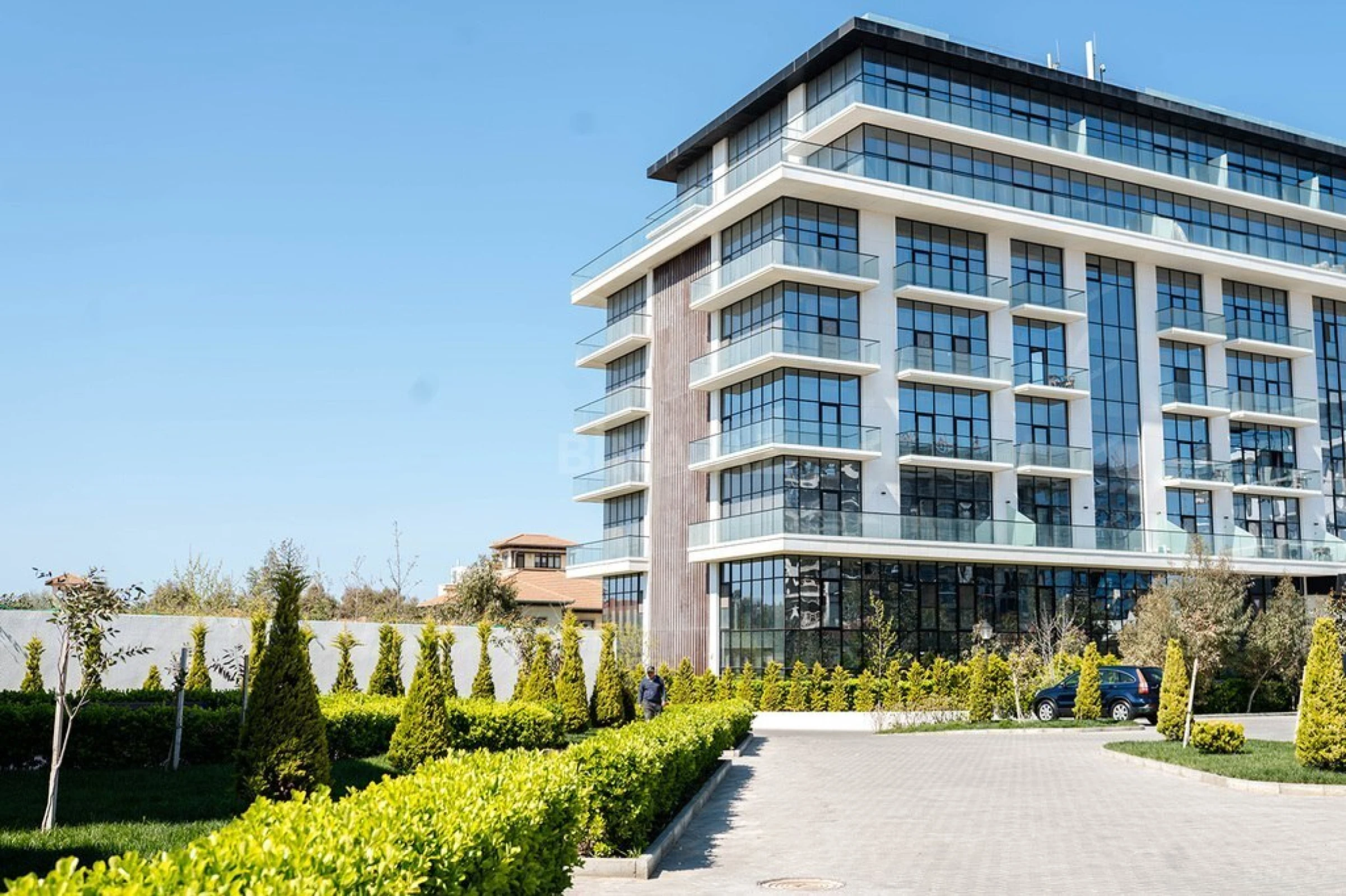 Kirayə verilir 2 otaqlı mənzil 80 m²