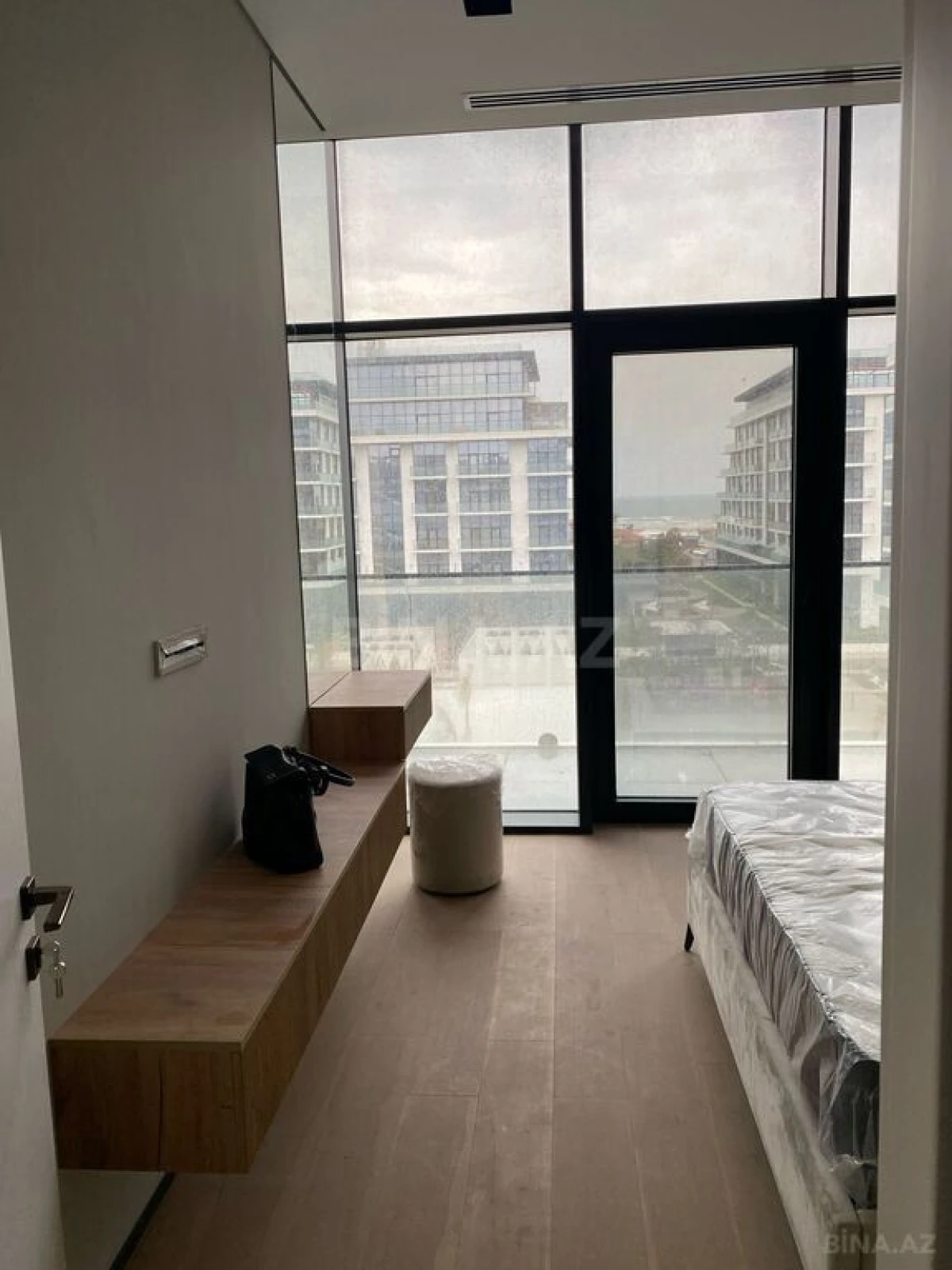 Kirayə verilir 2 otaqlı mənzil 80 m²