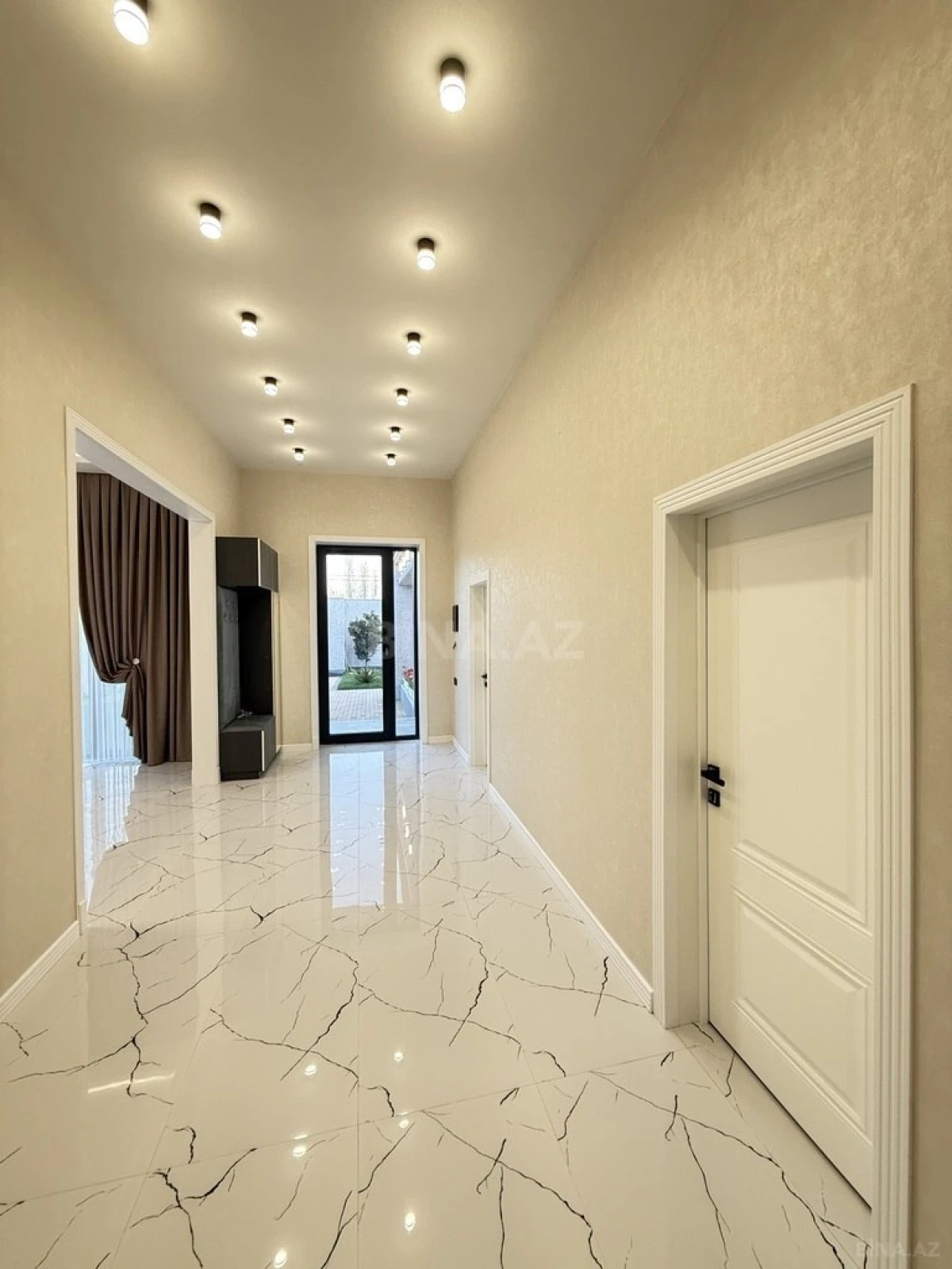 Satılır 4 otaqlı həyət evi 180 m²