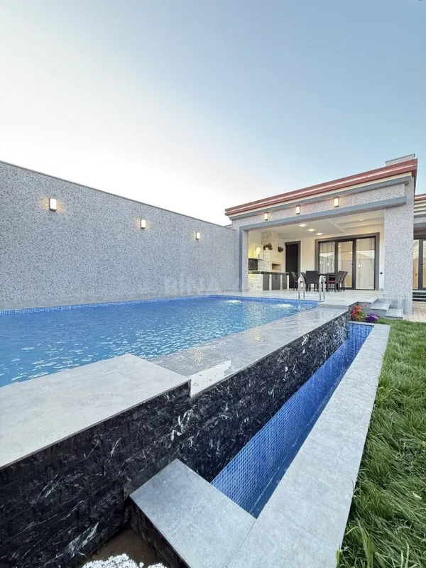 Satılır 4 otaqlı həyət evi 180 m²