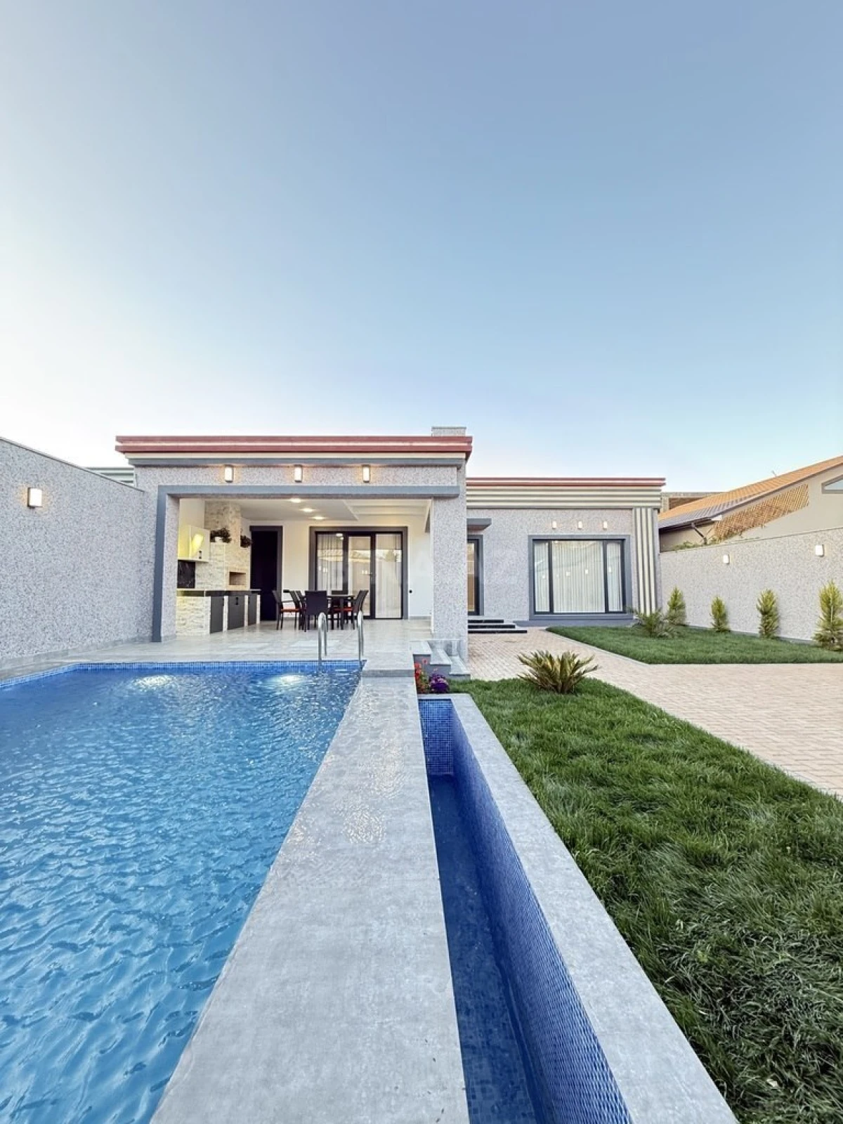 Satılır 4 otaqlı həyət evi 180 m²