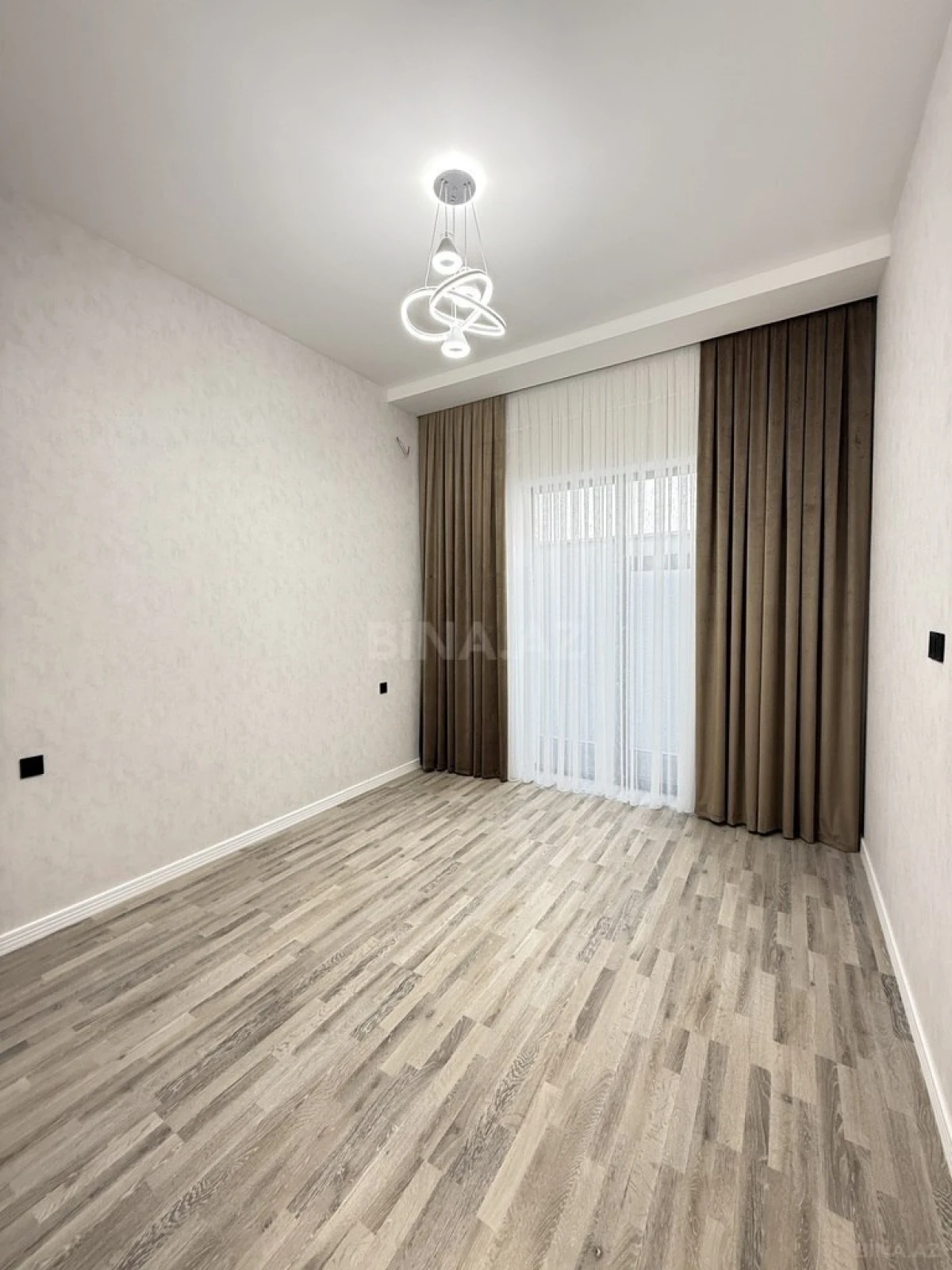 Satılır 4 otaqlı həyət evi 180 m²