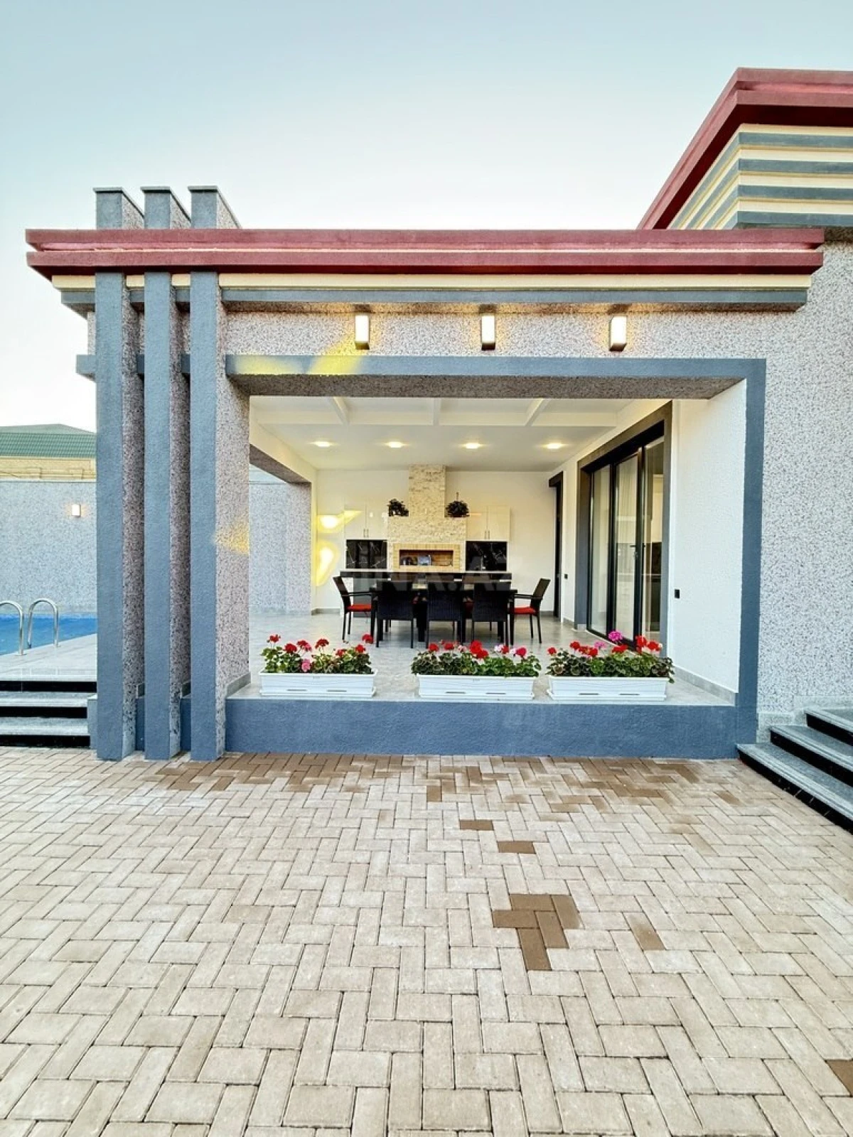 Satılır 4 otaqlı həyət evi 180 m²