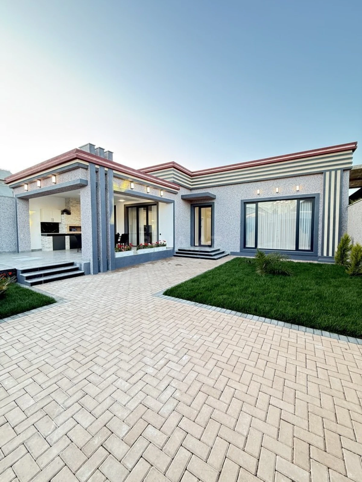 Satılır 4 otaqlı həyət evi 180 m²