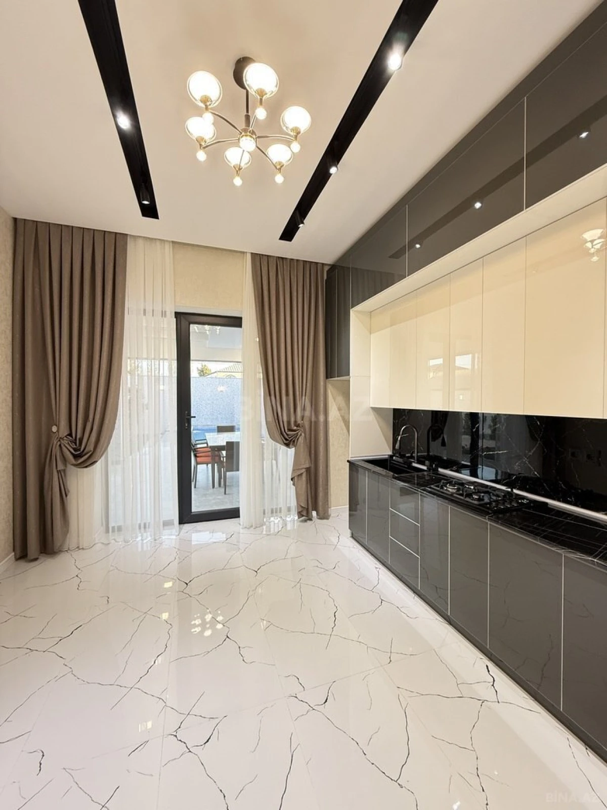 Satılır 4 otaqlı həyət evi 180 m²