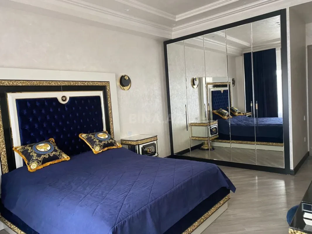 Satılır 3 otaqlı mənzil 147 m²