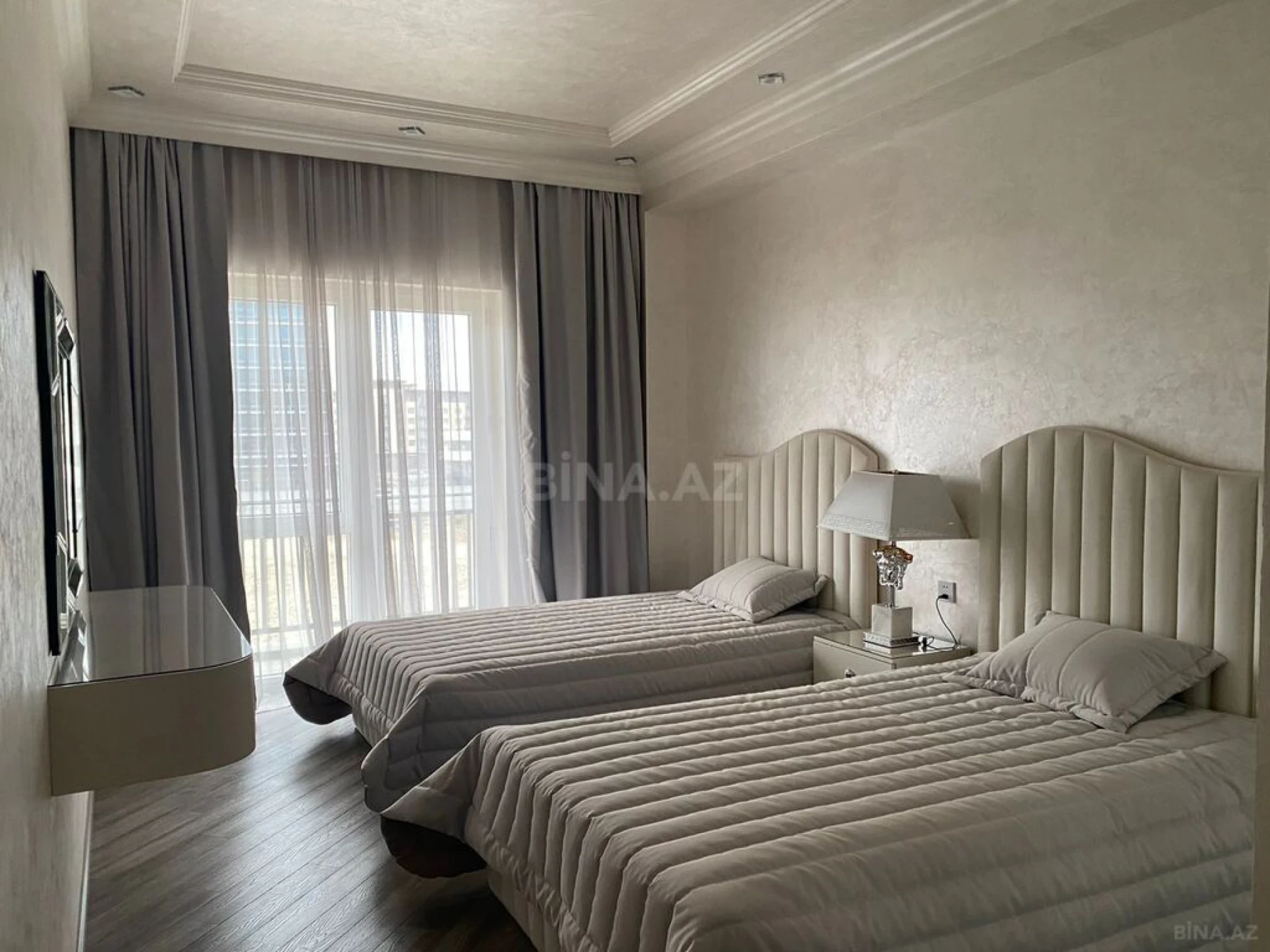 Satılır 3 otaqlı mənzil 147 m²