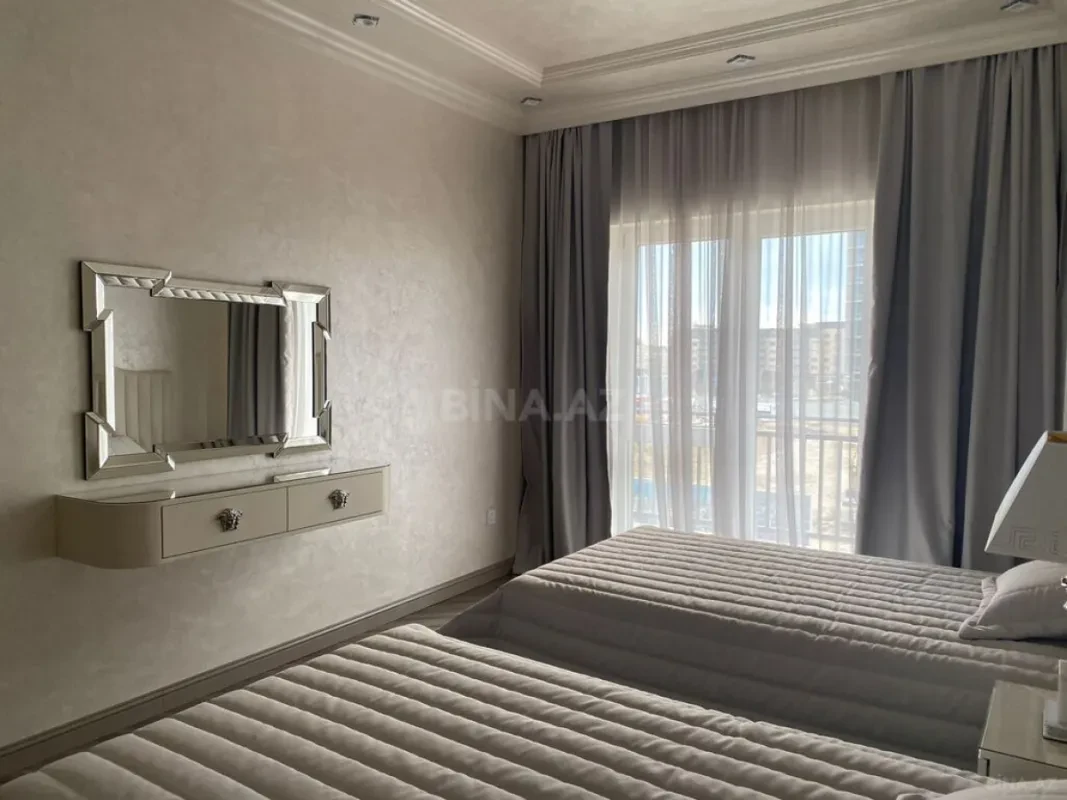 Satılır 3 otaqlı mənzil 147 m²