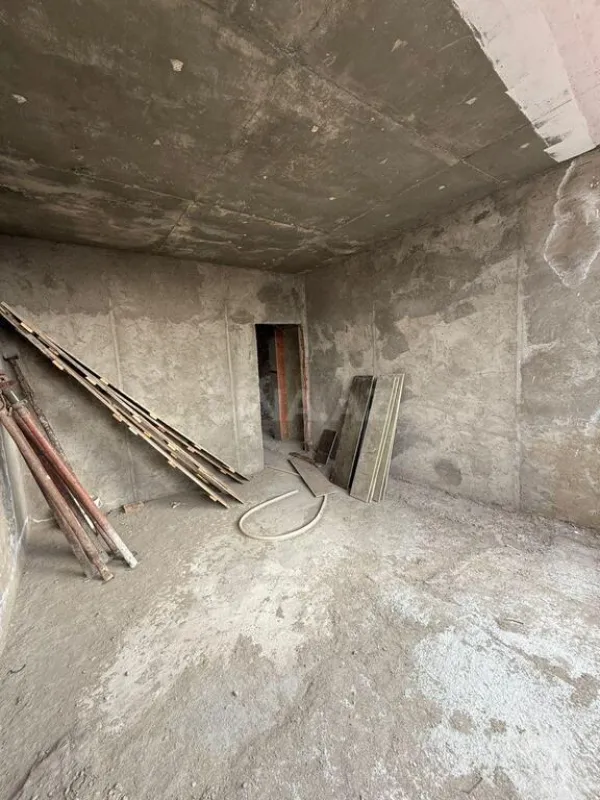 Satılır 4 otaqlı mənzil 150 m²