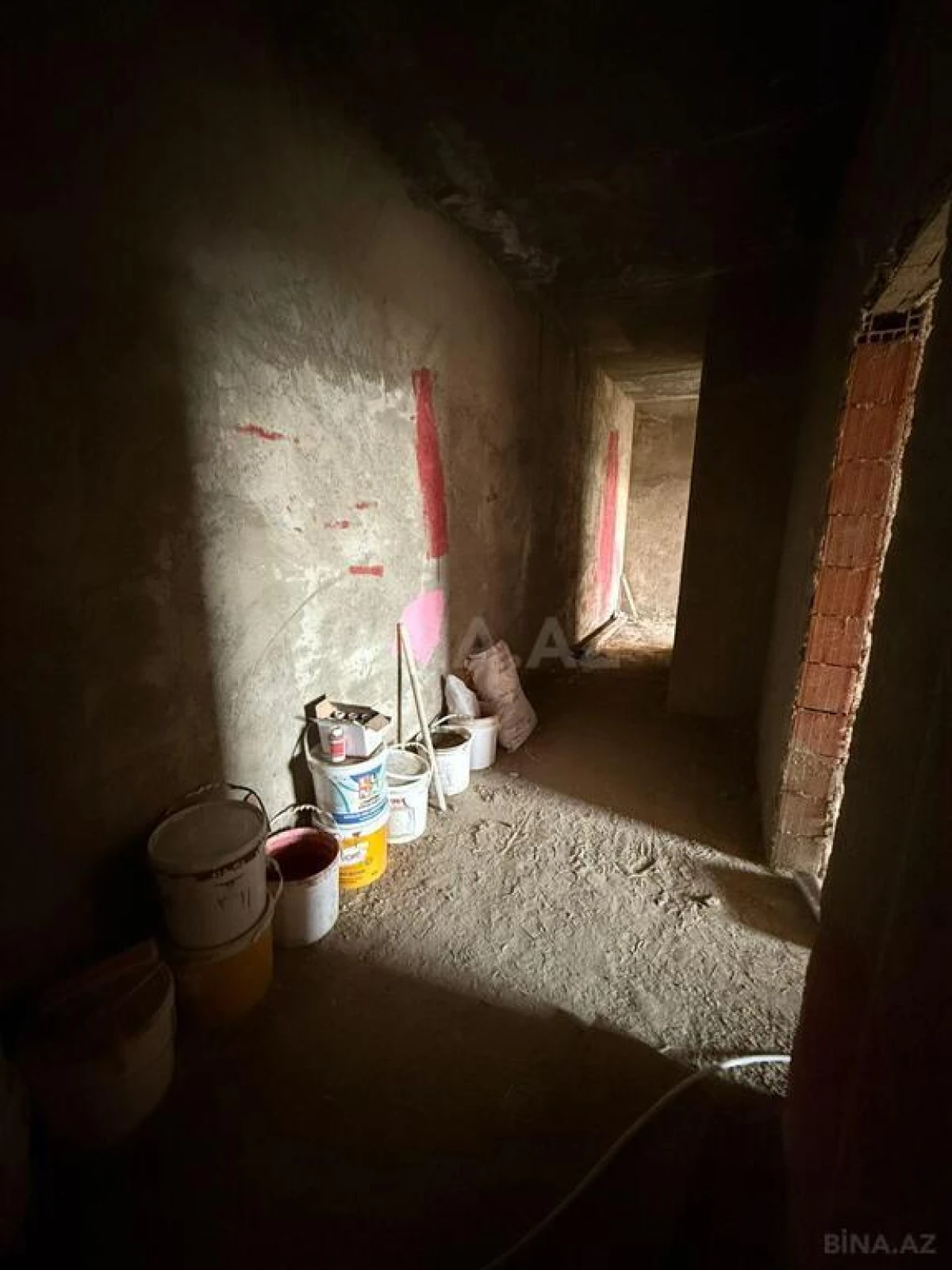 Satılır 4 otaqlı mənzil 150 m²