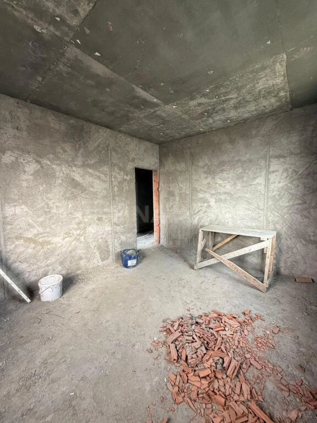 Satılır 4 otaqlı mənzil 150 m²