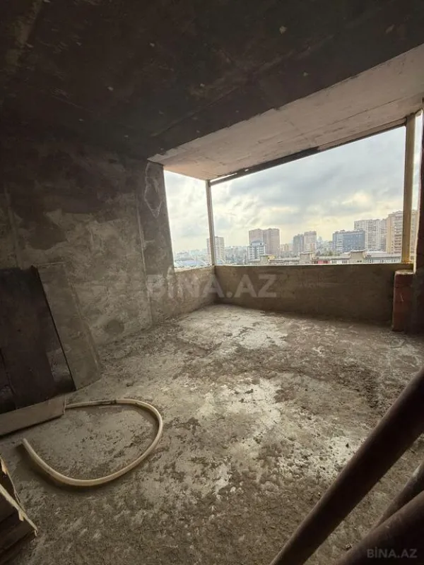 Satılır 4 otaqlı mənzil 150 m²