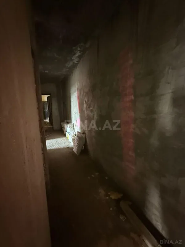 Satılır 4 otaqlı mənzil 150 m²